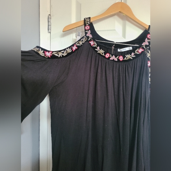 RICKI'S Cold Shoulder Knit Top - Picture 3 of 4